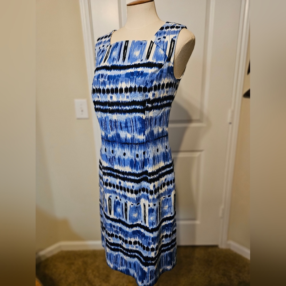 Tahari Blue Black and White Printed Sheath Dress Size 4